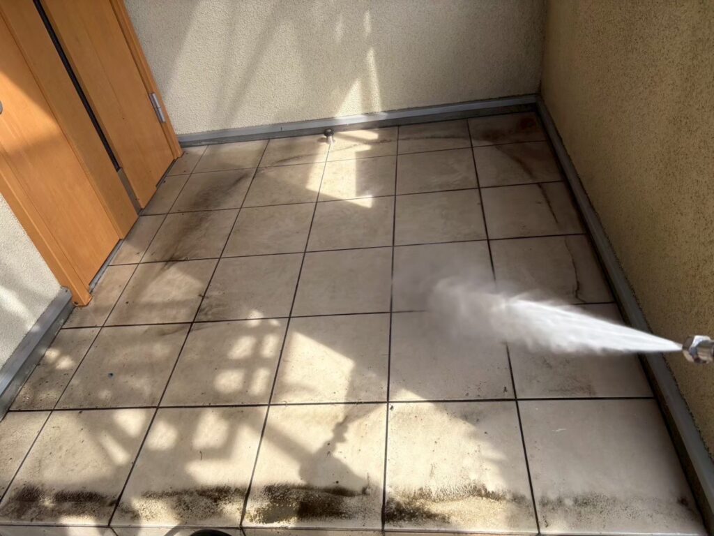 タイル高圧ジェット洗浄