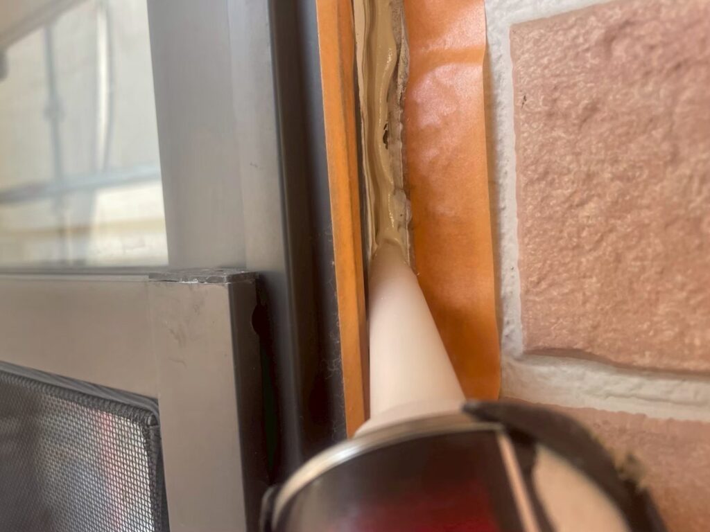 コーキング充填