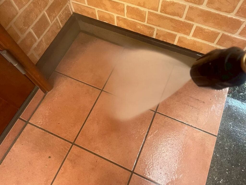 タイル高圧ジェット洗浄