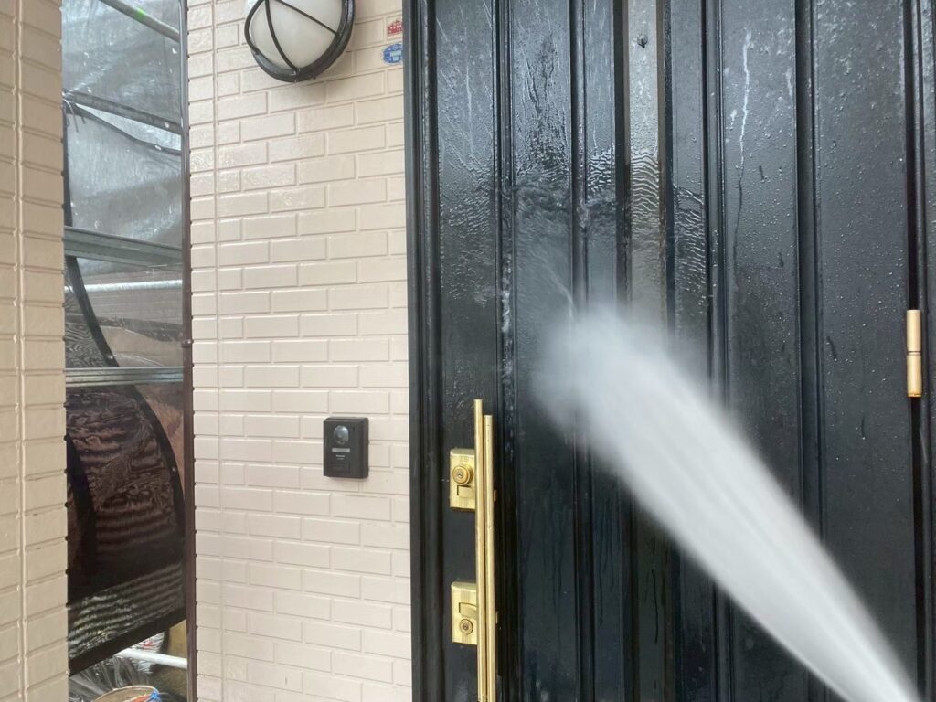 玄関ドア高圧ジェット洗浄