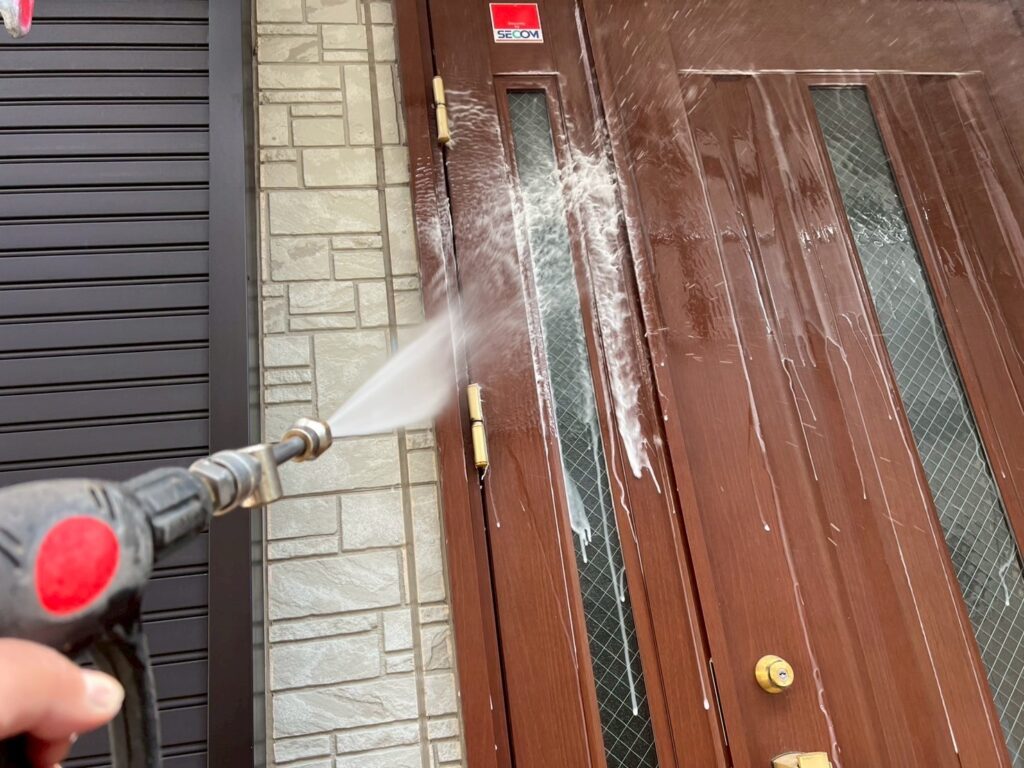 玄関ドア高圧ジェット洗浄