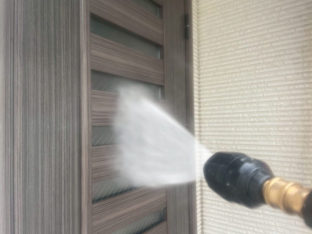玄関ドア高圧ジェット洗浄