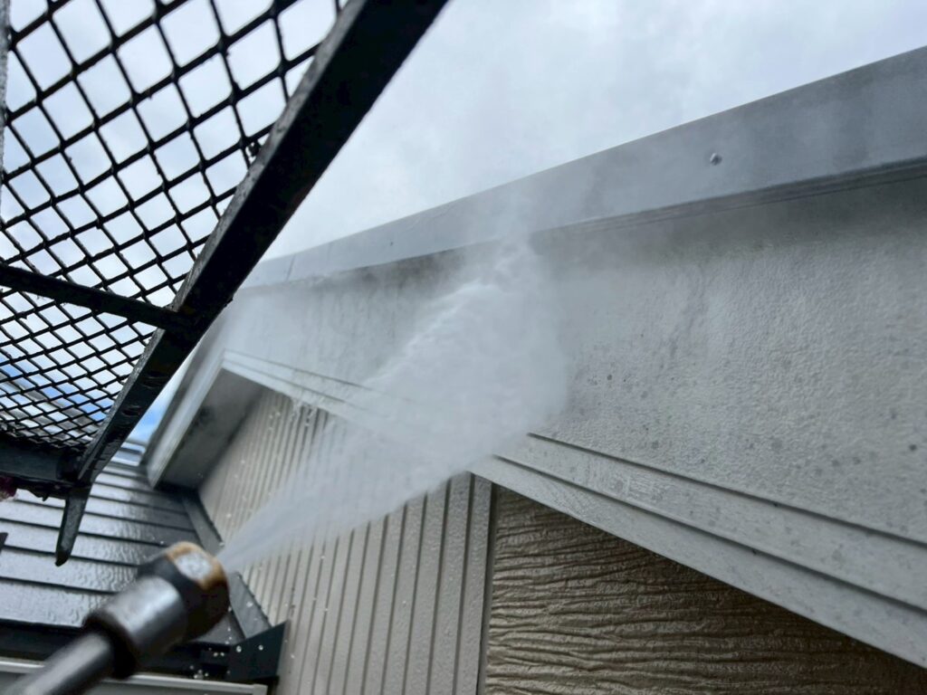 破風板高圧ジェット洗浄