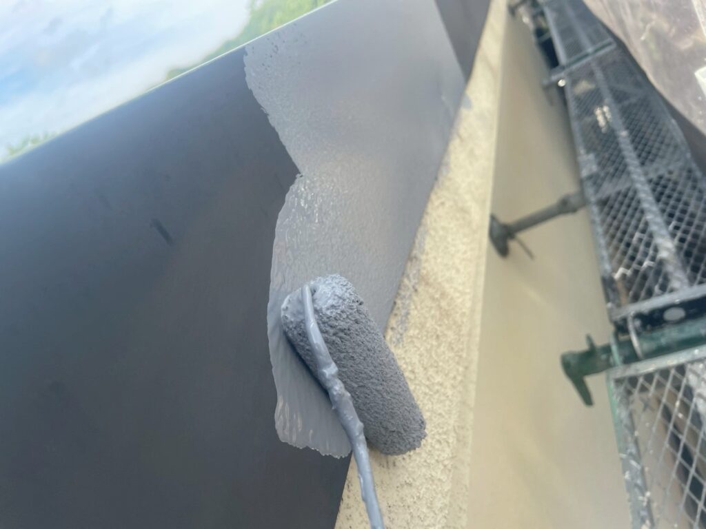 屋根板金部さび止め塗布