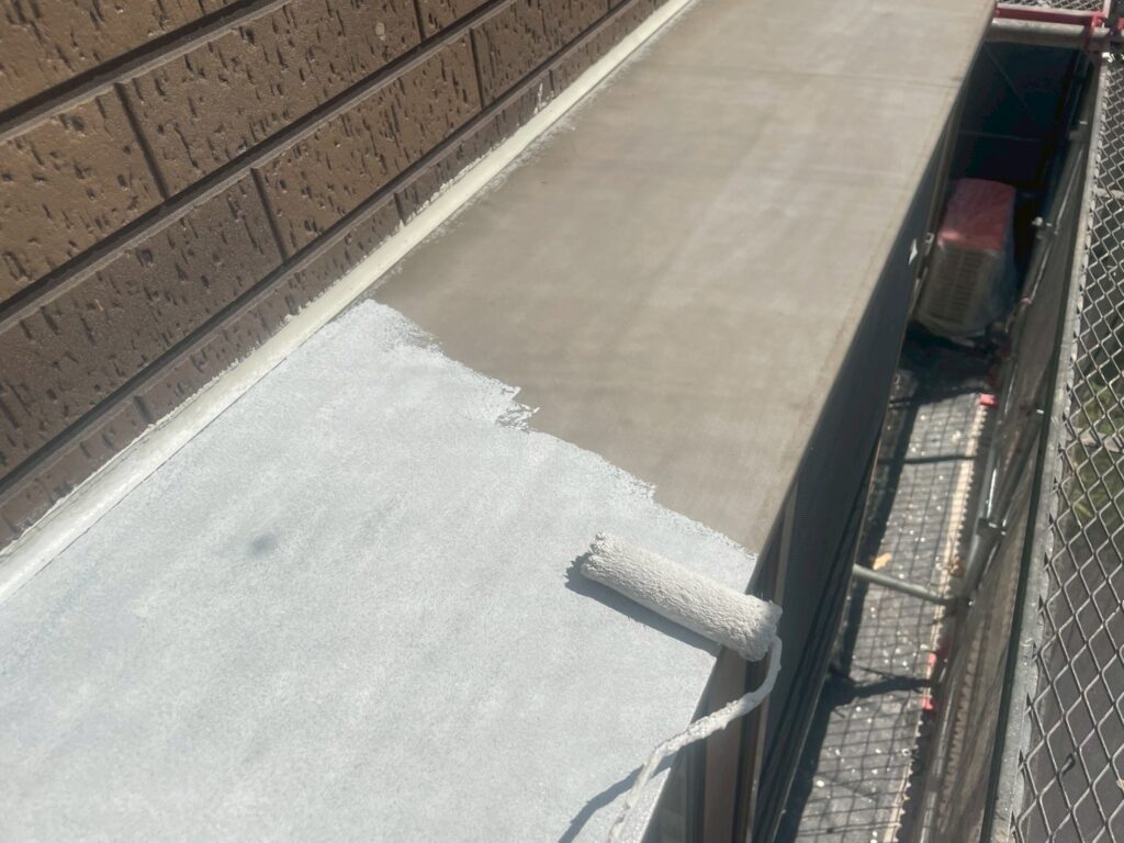 出窓鈑金さび止め塗布