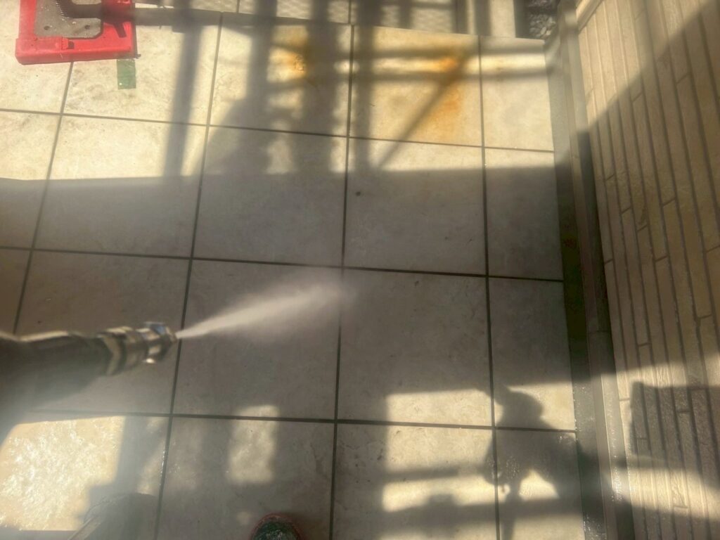 タイル高圧ジェット洗浄