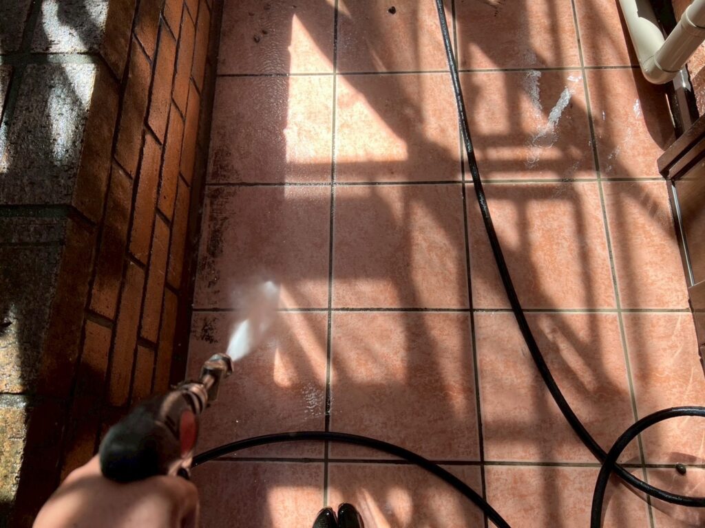 タイル高圧ジェット洗浄
