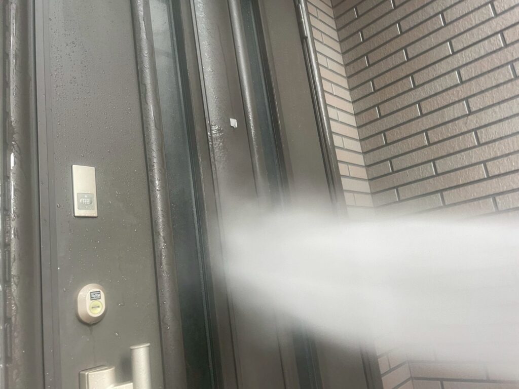 玄関ドア高圧ジェット洗浄