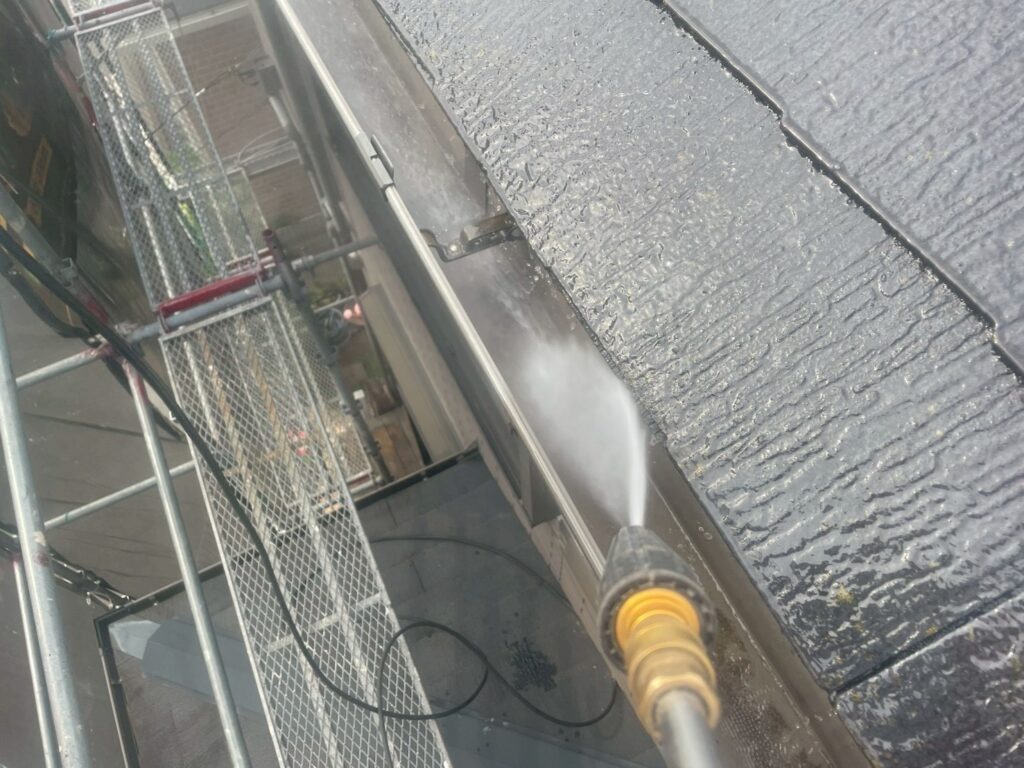 雨どい受け皿内高圧ジェット洗浄