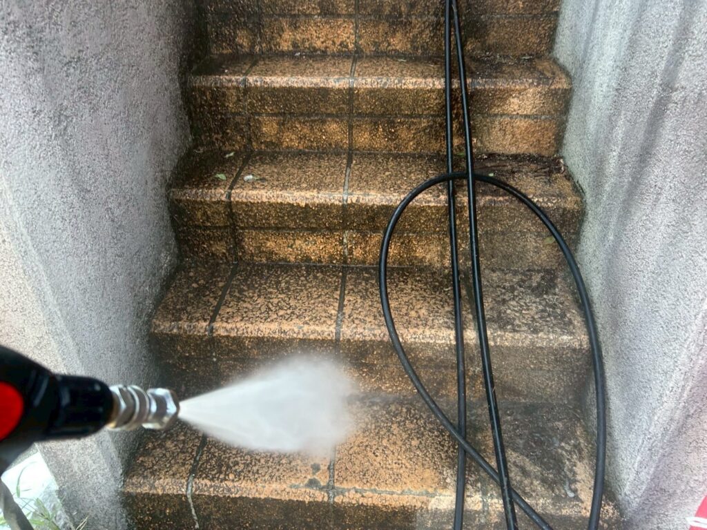 タイル高圧ジェット洗浄