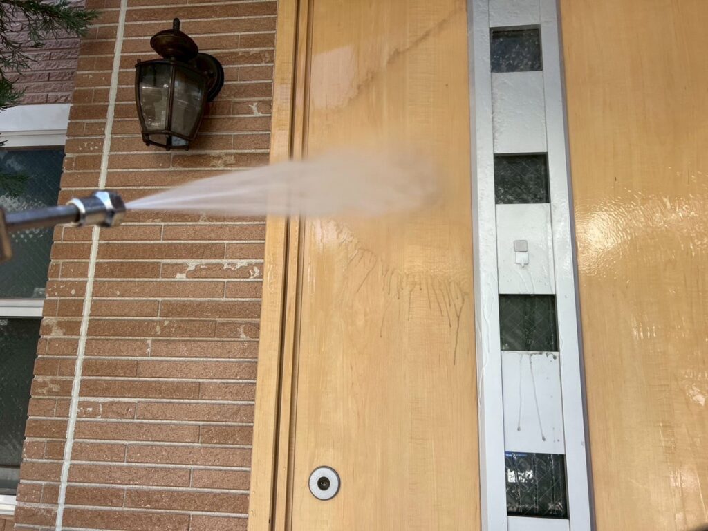 玄関ドア高圧ジェット洗浄