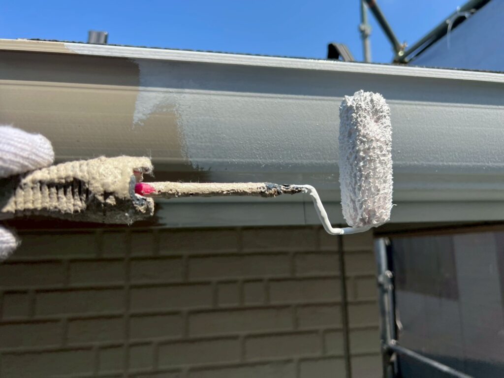 軒樋専用プライマー塗布