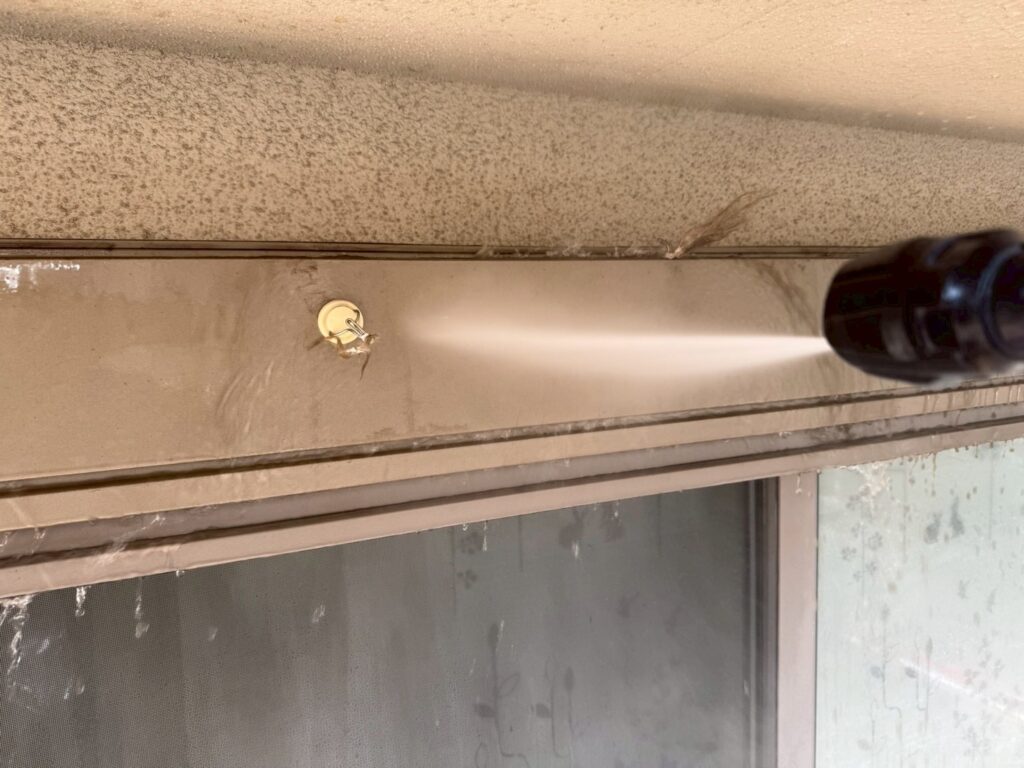 シャッターBOX高圧ジェット洗浄