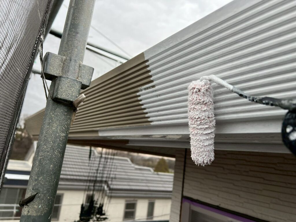 軒樋専用プライマー塗布