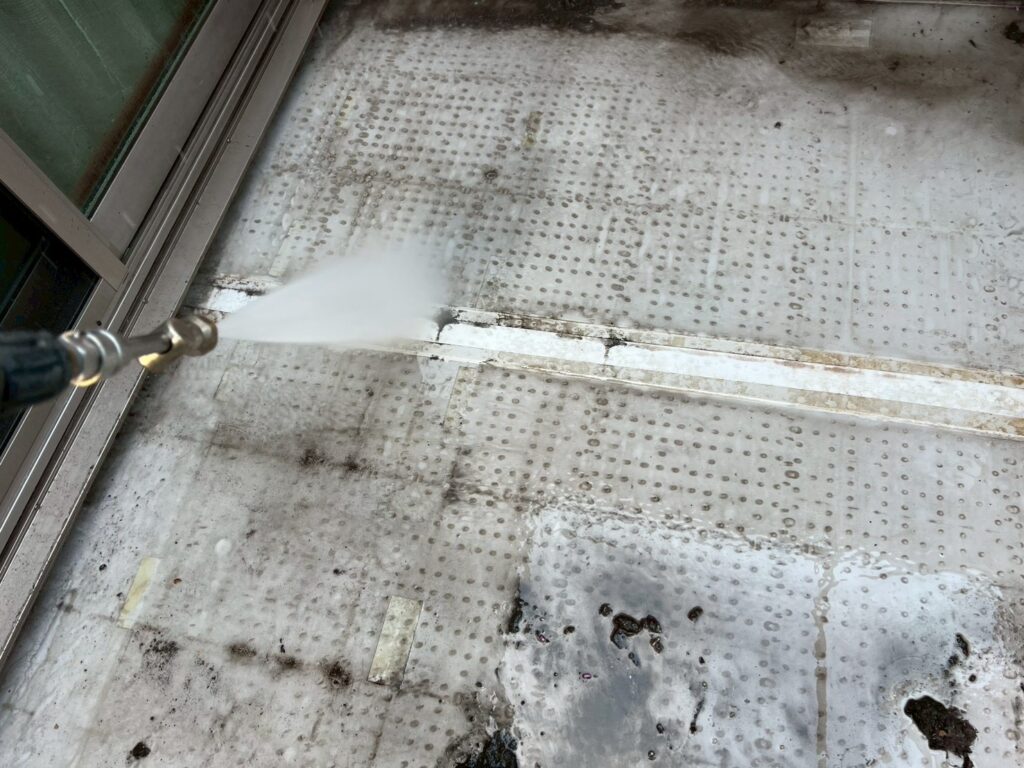 バルコニー高圧ジェット洗浄