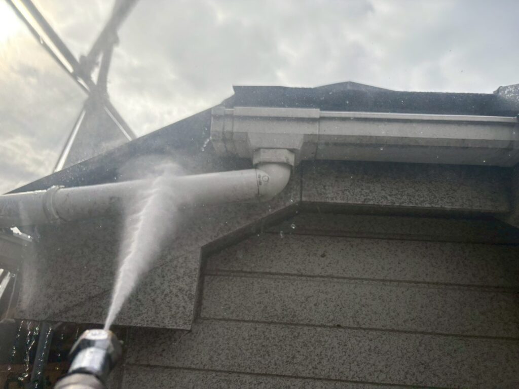 雨樋高圧ジェット洗浄
