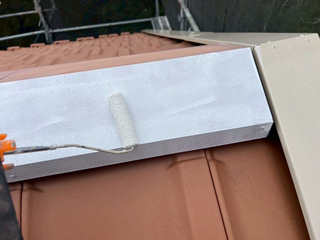 屋根板金部さび止め塗布