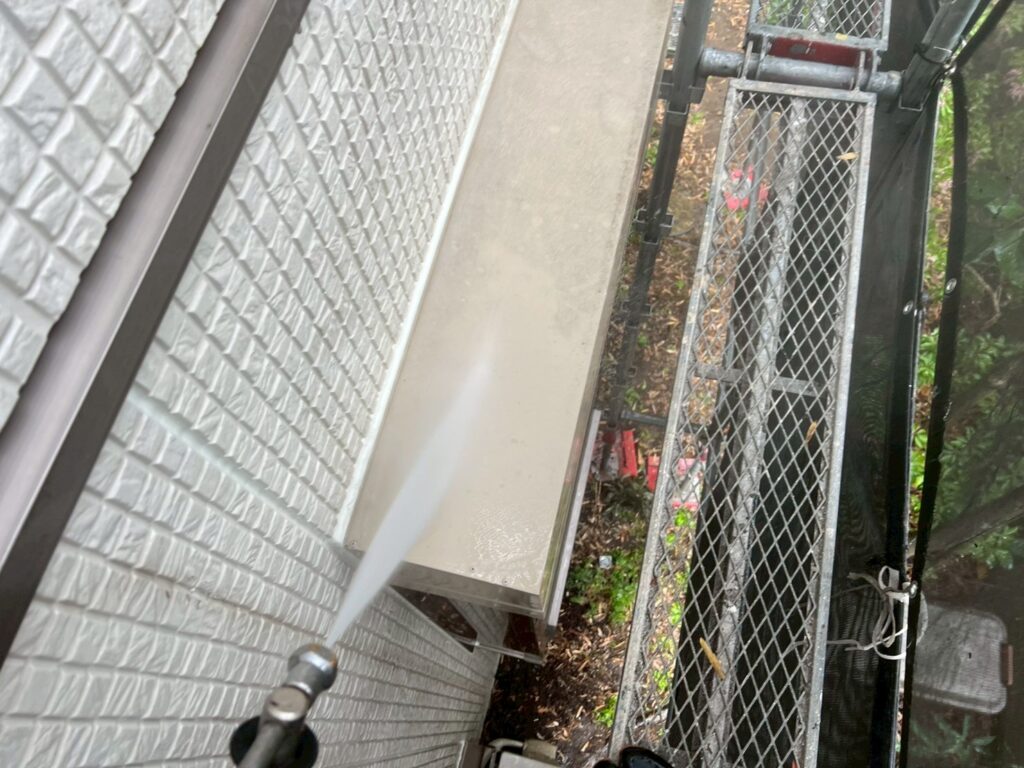 シャッターボックス高圧ジェット洗浄