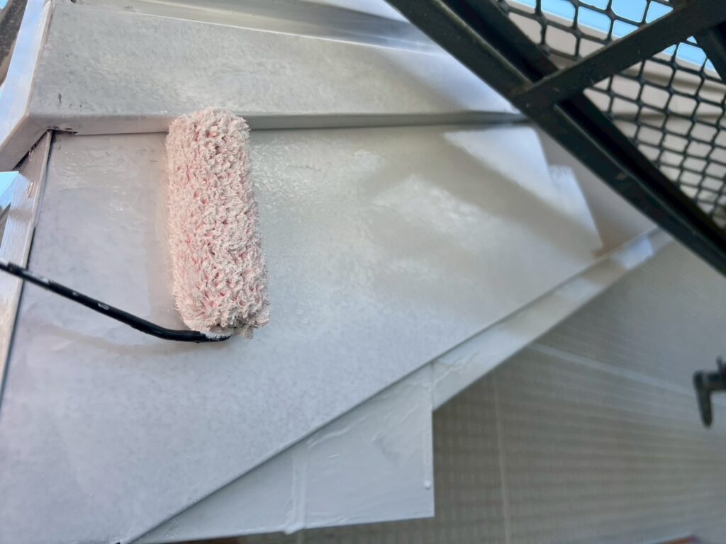 破風板専用プライマー塗布