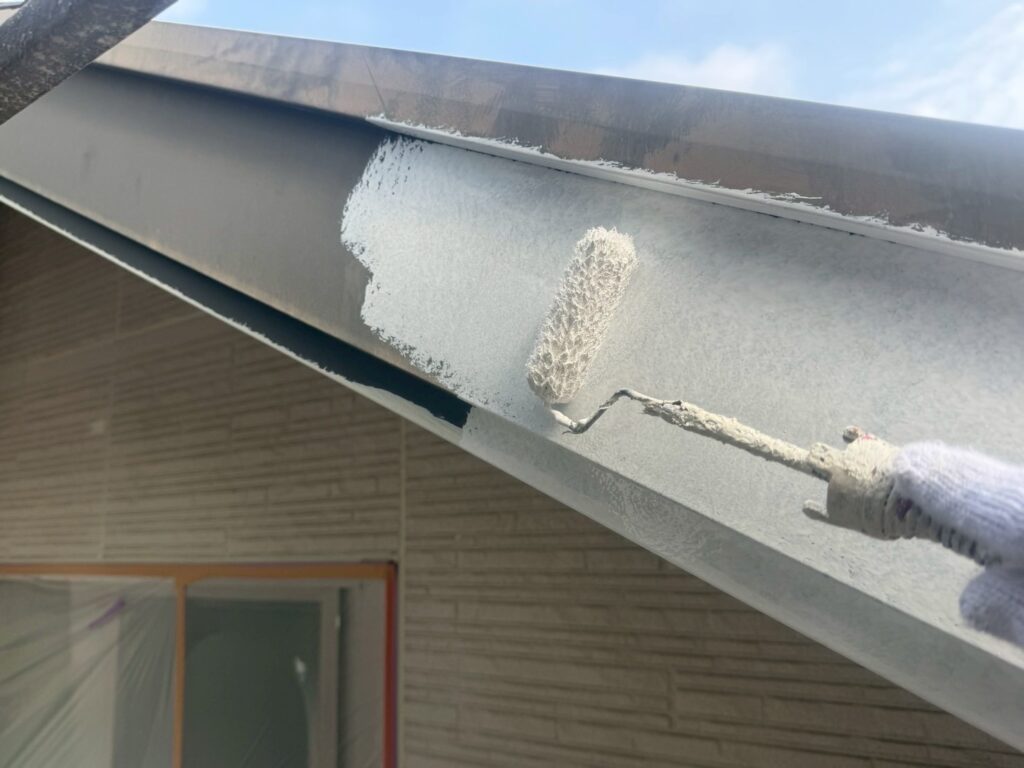 破風板専用プライマー塗布