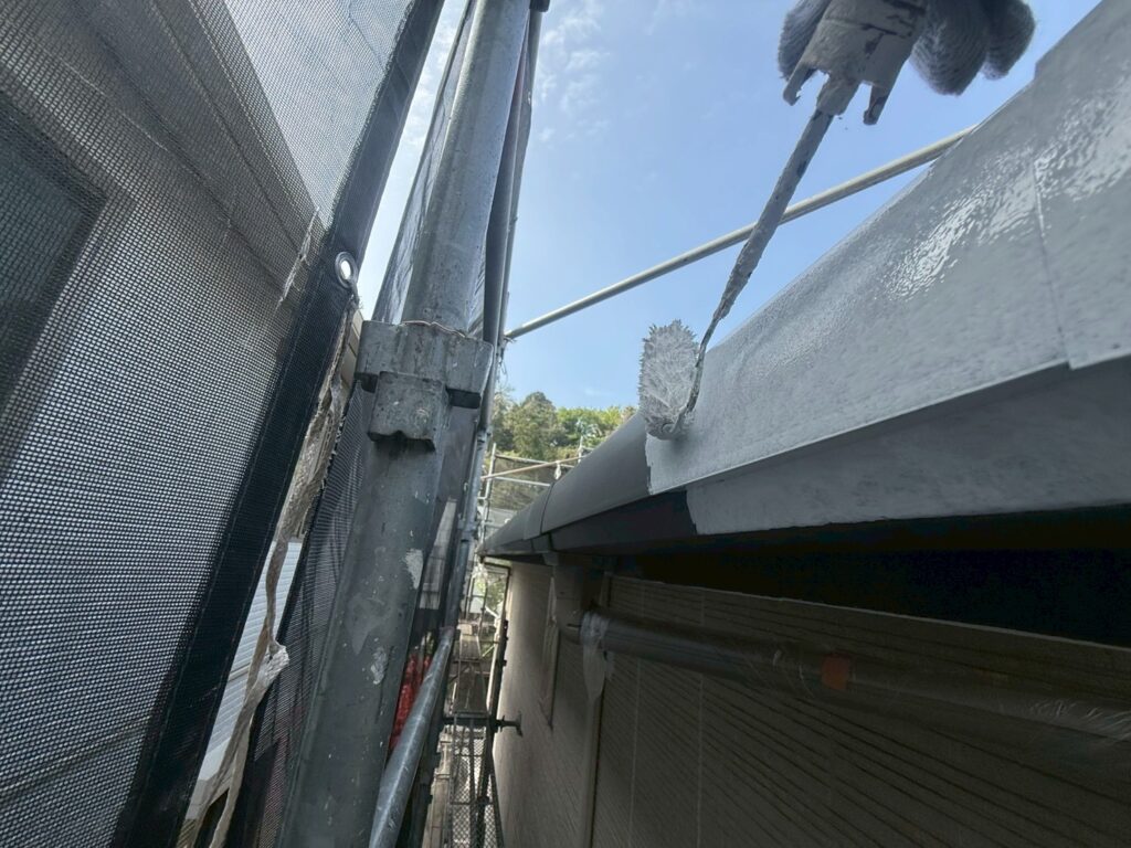 軒樋専用プライマー塗布
