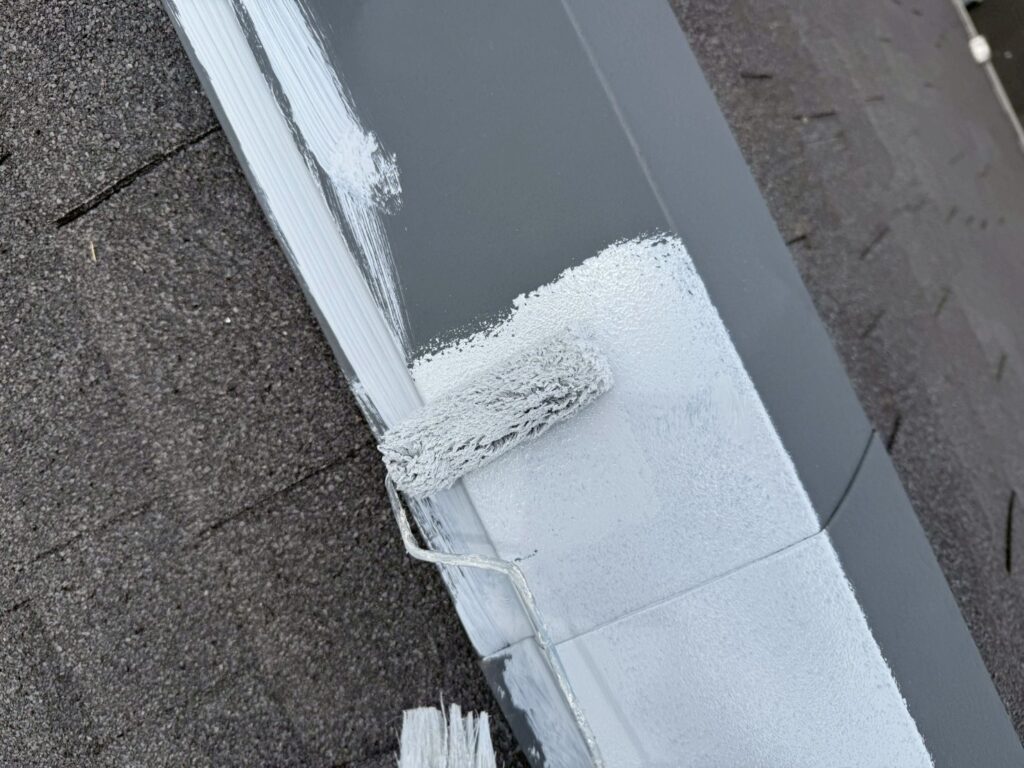 屋根板金部さび止め塗布