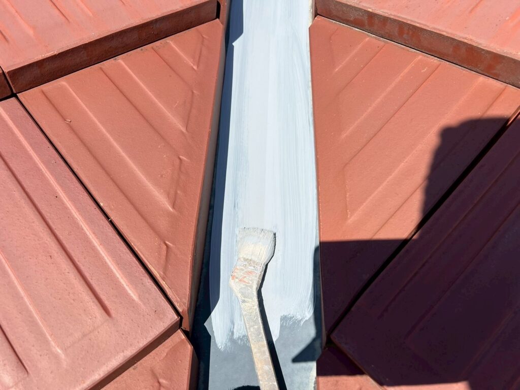 屋根板金部さび止め塗布